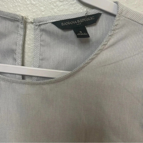 ☀️Banana Republic Front Tie Top - Picture 3 of 5